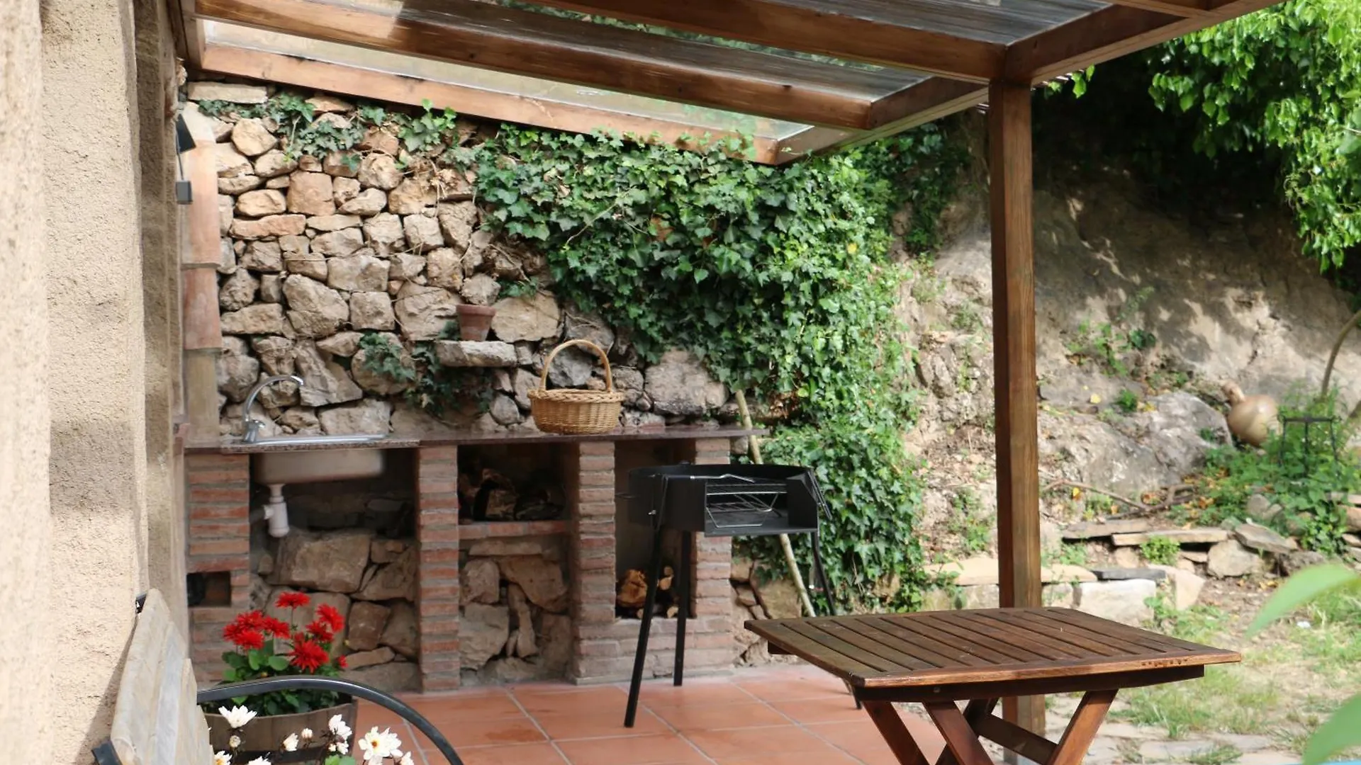 Casa Ecologica En Plena Naturaleza Arboli